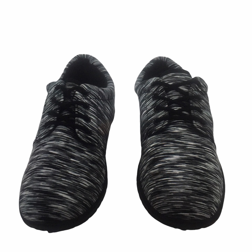 Lady's comfy Max shoes size 10